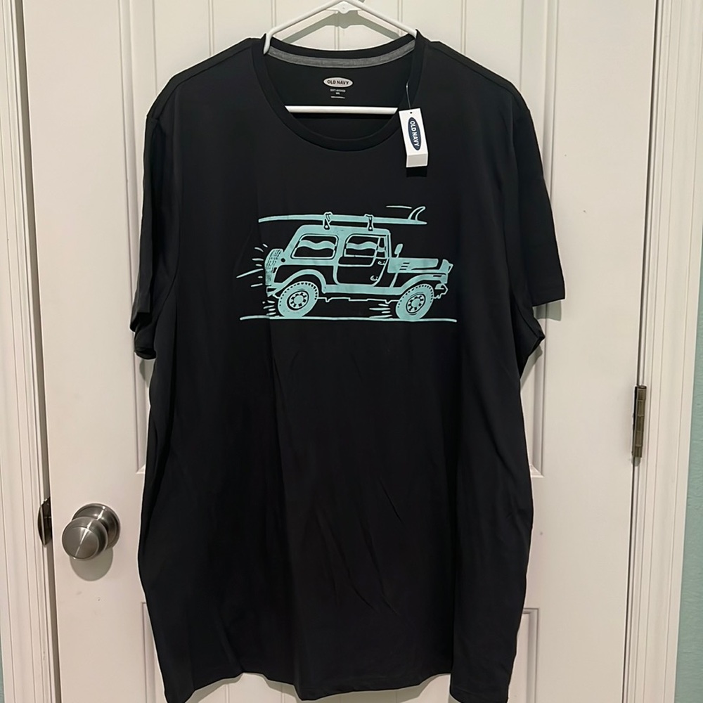 Old Navy Mens tshirt with jeep graphic